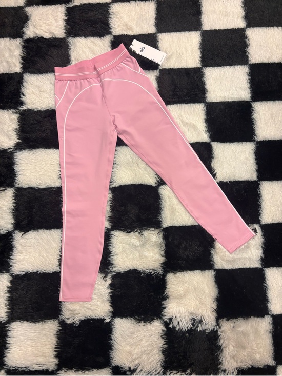 ALO Yoga Other - ALO Yoga Women's Candy Heart Pink Leggings with White Trim Size Small